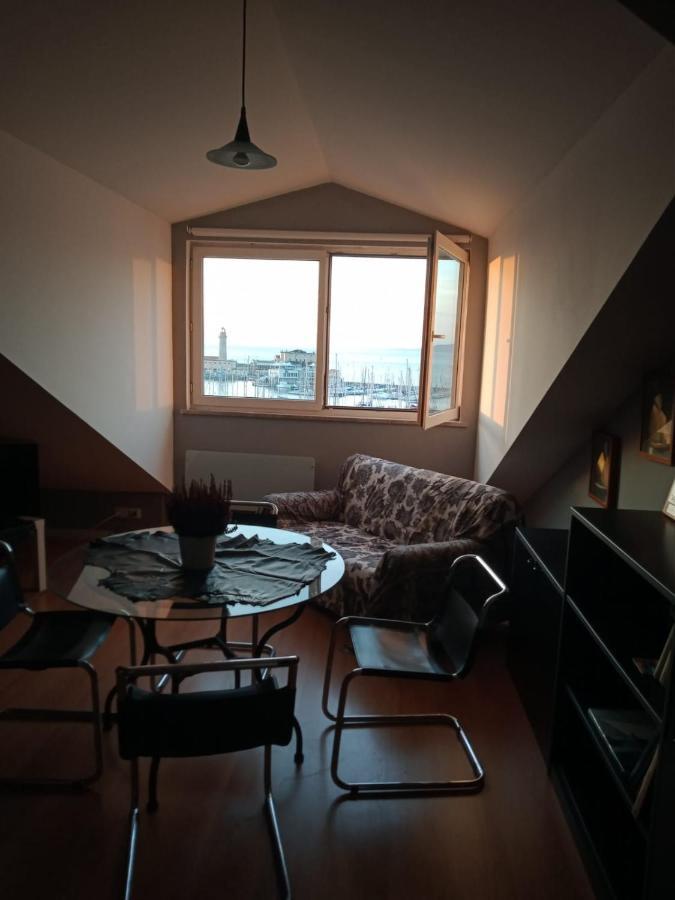 Mansarda Centrale Vista Mare Apartment Triest Exterior foto